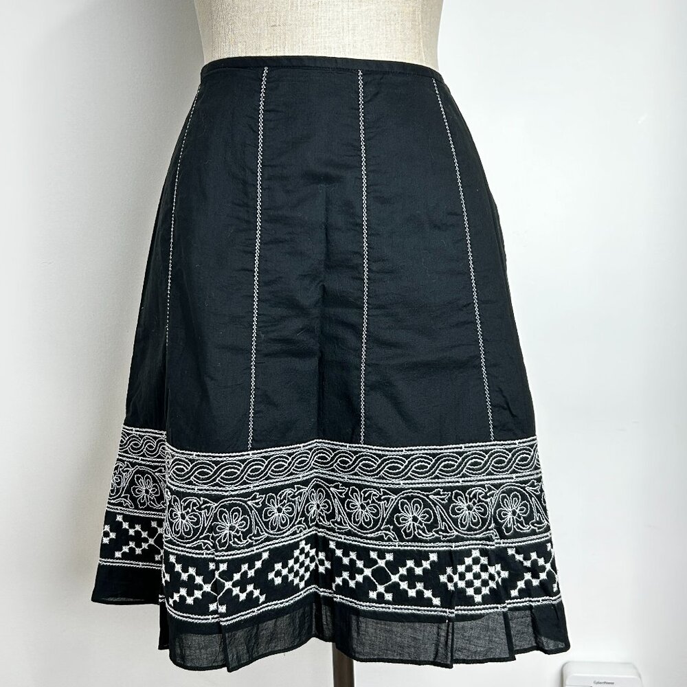 Ann Taylor Petites Black Embroidered A-Line Skirt Boho Floral Eyelet Trim